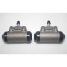 リアホイールシリンダー2個セット(3/4inch) リアドラム用のホイールシリンダーです 3/4inchとなります ( KE,TE2# 以下の年式 型式の車両に適合70.05-74.03KE20,25(STD,DLX) 73.09-74.03KE26 70.09-72.01TE2#(DLX除く))¥6,900(税抜) リアホイールシリンダー2個セット(3/4inch) リアドラム用のホイールシリンダーです 3/4inchとなります ( KE,TE2# 以下の年式 型式の車両に適合70.05-74.03KE20,25(STD,DLX) 73.09-74.03KE26 70.09-72.01TE2#(DLX除く))¥6,900(税抜)
